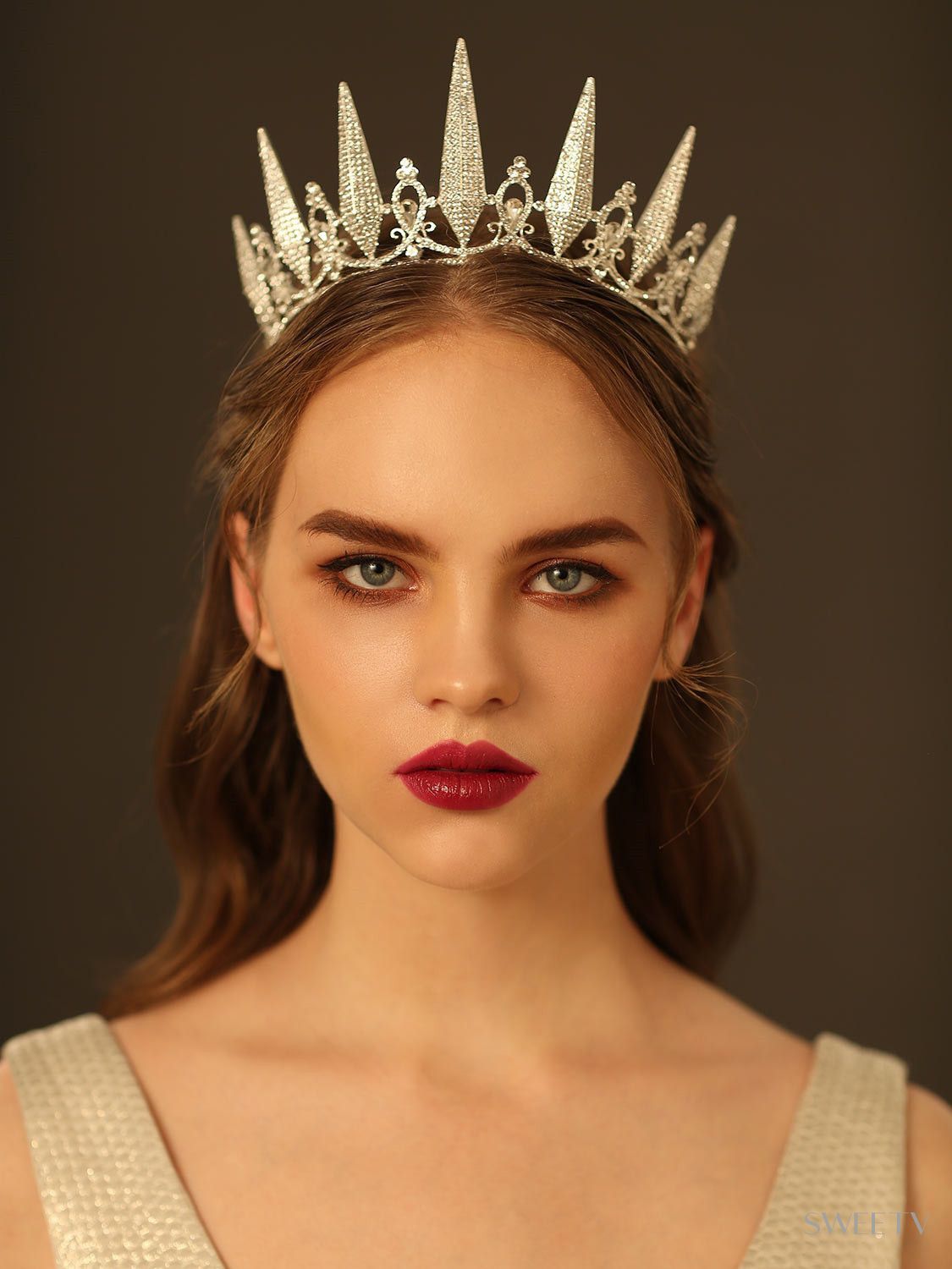 gold dress up tiara Belle Gold Glitter Crown: Princess Costume Tiara