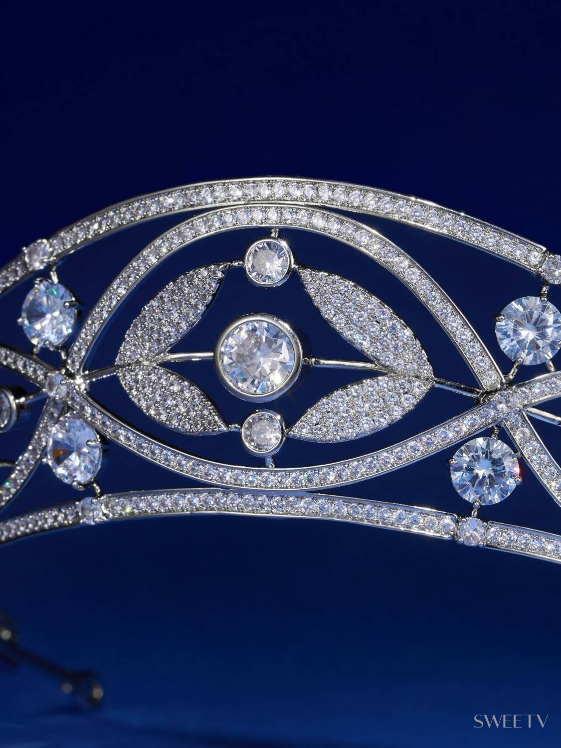 SV Gwyn Laurel Leaf Tiara