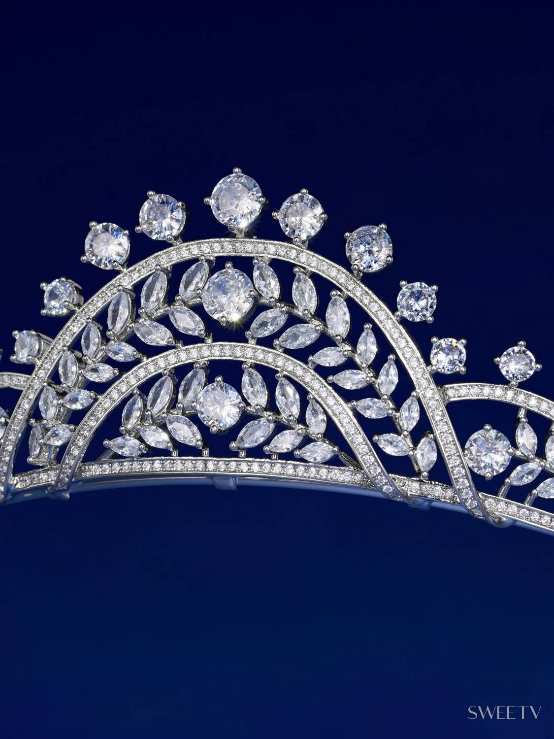 SV Iqra Regal Laurel Tiara