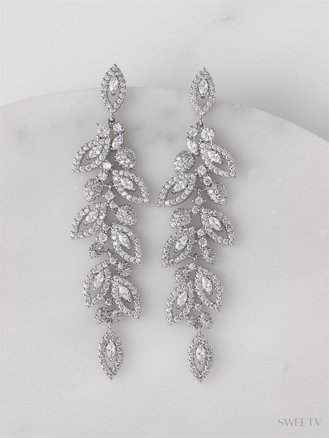 [韓国の人気ジュエリー] 925 silver. Olive earring (silver) 5A Cubic Zircon CZ Stud Olive Branch Earring for Women
